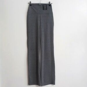 NWT - Medium gray legging. Long leggings "High Rise Slim Through Hip". Casual
